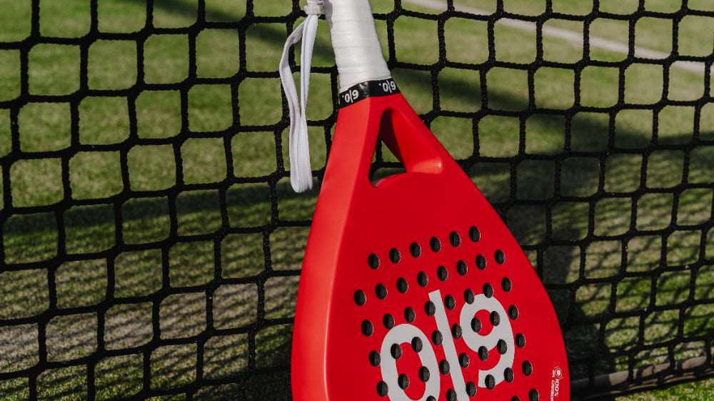 Six'o Apparel limited red edition padel racket for control