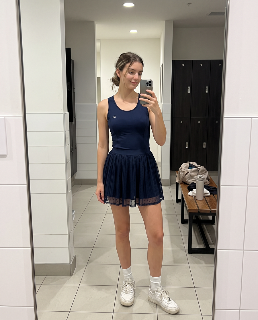 LEA square neck top & lace skirt set – mirror selfie