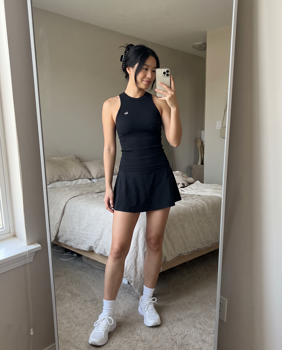ZOE high neck padel dress – mirror selfie