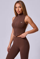 ZARA zip vest & leggings set in Coffee – women's padel set by Six'o – studio photo